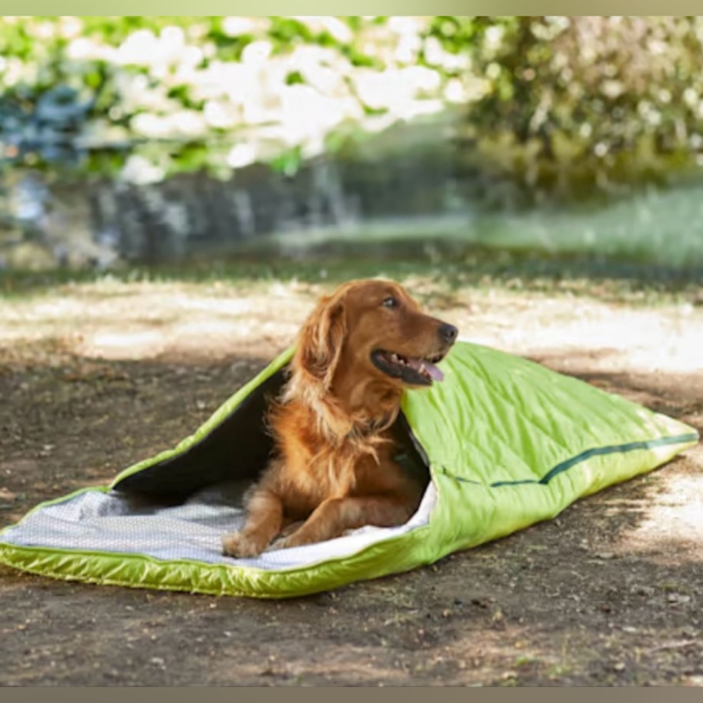 NWT DOG THERMAL SLEEPING BAG BY PETCO SZ S/M 27 L X 38 W inc (68 L X 96 W Cm) - Picture 1 of 10